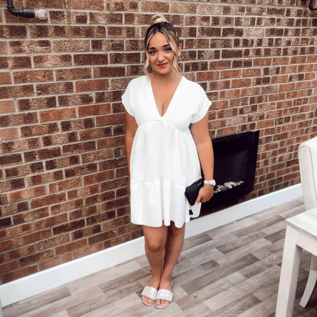 ローレン・プラットのインスタグラム：「Such a lovely feeling last night getting dressed up & going out for dinner again😍 thank you @liviasfashion_ for the cutest dress!💕」