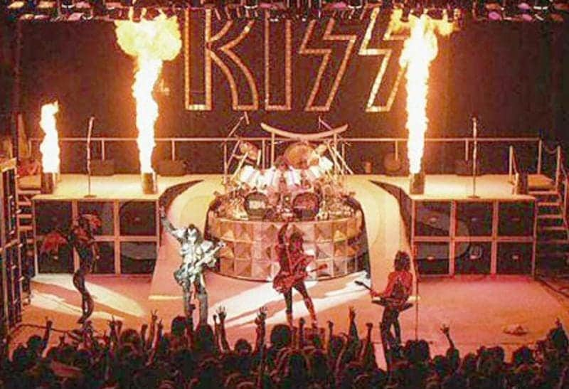 KISSさんのインスタグラム写真 - (KISSInstagram)「#KISSTORY - July 25, 1980 - #KISS played their first-ever concert with #EricCarr on the drums at the Palladium in New York City.」7月26日 3時14分 - kissonline