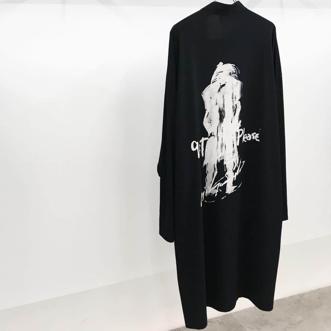 のインスタグラム：「20AW Yohji Yamamoto POUR HOMME New Collection has arrived at ELIMINATOR. . “ quiet please “ . ▪︎Front Button Long Sleeve Tee Price : ¥52,000 ( without tax ) . #yohjiyamamoto #yohjiyamamotopourhomme #yohjiyamamotohomme #blackscandal #20aw #aw20 #aw20collection #japanesedesigner #art #work #newcollection #highsnobiety #mensfashion #menswear #eliminator #tokyo #daikanyama #streetfashion #streetstyle」