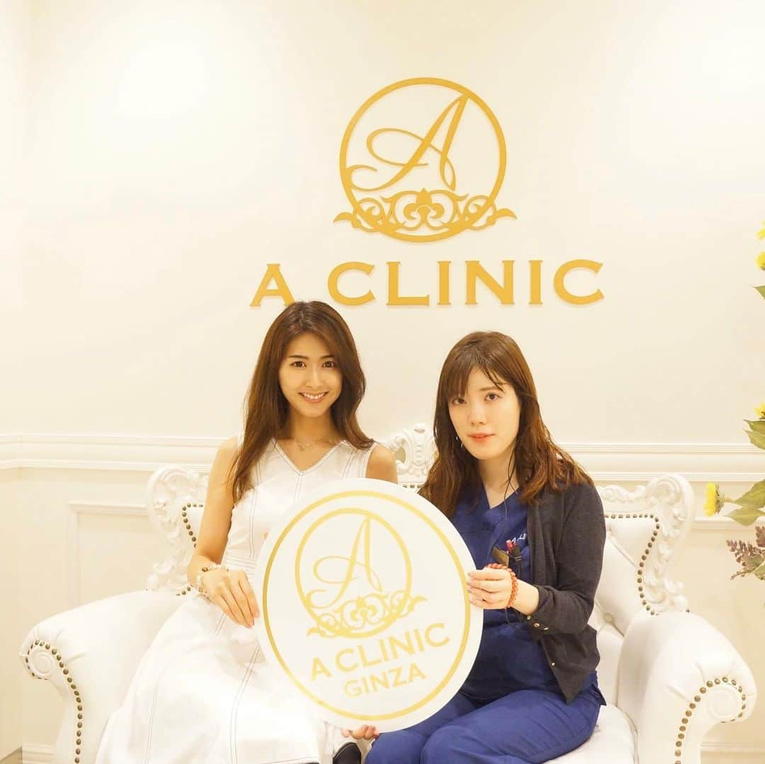 井上麻衣さんのインスタグラム写真 - (井上麻衣Instagram)「@a_clinic_ginza さんで、 Aスレッドを受けてきました♡ 担当していただいたのは @dr_kanayamasaki 先生✨  カウンセリングしてもらい 左側の方が肉が付きやすいから そのバランスも見て施術してもらいました♪ あとはエラの筋肉が張りやすいからボトックスもしたほうがいいよ。って アドバイスも☺️！ 今度やってもらおう〜💓💓  術後は腫れもなくてそのままお出かけしました❣️ 次の日撮影だったんだけど お化粧も入浴も当日からOKだから助かりました泣🙌  痛いのが大嫌いな私も大丈夫だったので やりたいけど怖い。不安。って思ってる人 安心してください♡  小顔になりたい人はAスレッドおすすめです☺️ . . . #aスレッド #aclinic #aclinic銀座 #aクリニック #美容 #小顔 #美肌 #リフトアップ #美容外科 #美容皮膚科 #美容クリニック#山崎香名」7月26日 12時56分 - mai_inoue