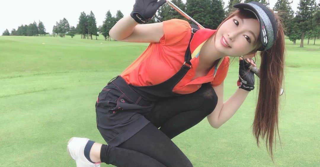 坂地久美さんのインスタグラム写真 - (坂地久美Instagram)「楽しかったゴルフの⛳️  ニコニコ☺️ショット📸💞  前に、雑誌の企画で  💖くーみんのKIRAKIRAゴルフ💖  って言うページで、ゴルフイベントやったりして楽しかったから、またそう言うのもやりたいなぁ❣️   #ゴルフ #ゴルフ女子 #シューティング #golf #golflady #golfgirl #shooting #japan #japanesegirl #sakachikumi #坂地久美」7月26日 13時02分 - sakachikumi