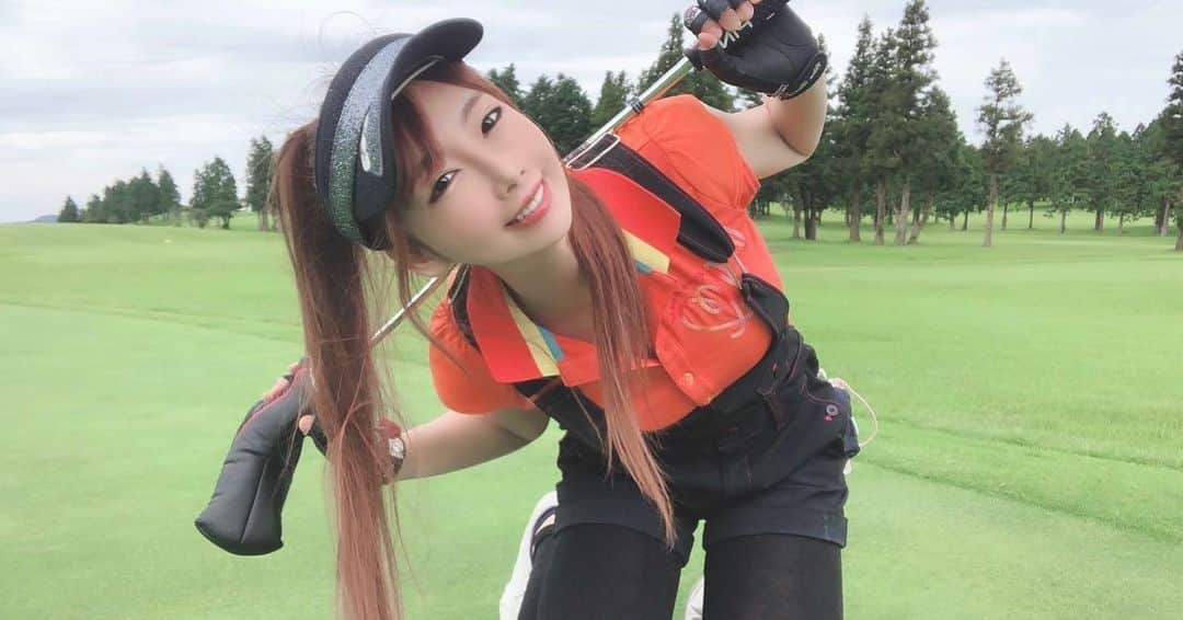 坂地久美さんのインスタグラム写真 - (坂地久美Instagram)「楽しかったゴルフの⛳️  ニコニコ☺️ショット📸💞  前に、雑誌の企画で  💖くーみんのKIRAKIRAゴルフ💖  って言うページで、ゴルフイベントやったりして楽しかったから、またそう言うのもやりたいなぁ❣️   #ゴルフ #ゴルフ女子 #シューティング #golf #golflady #golfgirl #shooting #japan #japanesegirl #sakachikumi #坂地久美」7月26日 13時02分 - sakachikumi