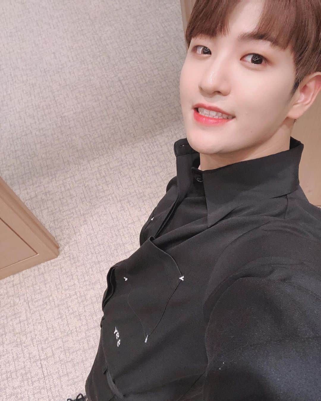 ヒョクジン のインスタグラム：「작년 #요맘때 🍓🍏 ㅋㅋㅋ」