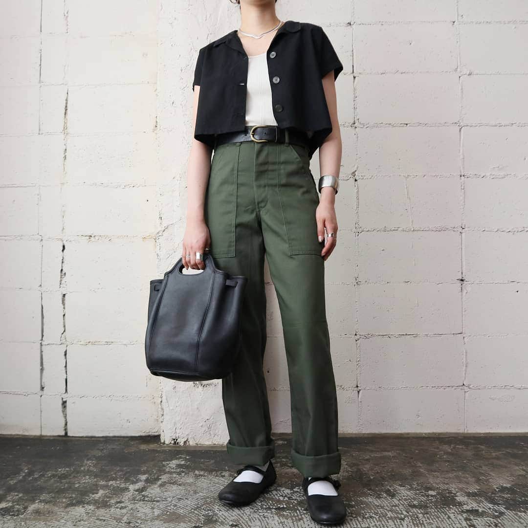 吉祥寺 古着屋 Orfeoのインスタグラム：「2020/7/26  #orfeo #kichijoji #tokyo #vintage #used #fashion #coordinate #outfit  お問い合わせはインスタグラムのプロフィール掲載のメールアドレスにお願いいたします。コメント、DMでのお問い合わせは受け付けておりませんのでご了承ください。 新型コロナウィルス感染拡大防止策を徹底した上で営業をしております。マスクの着用、入店時にアルコールでの消毒をお願いいたします。」