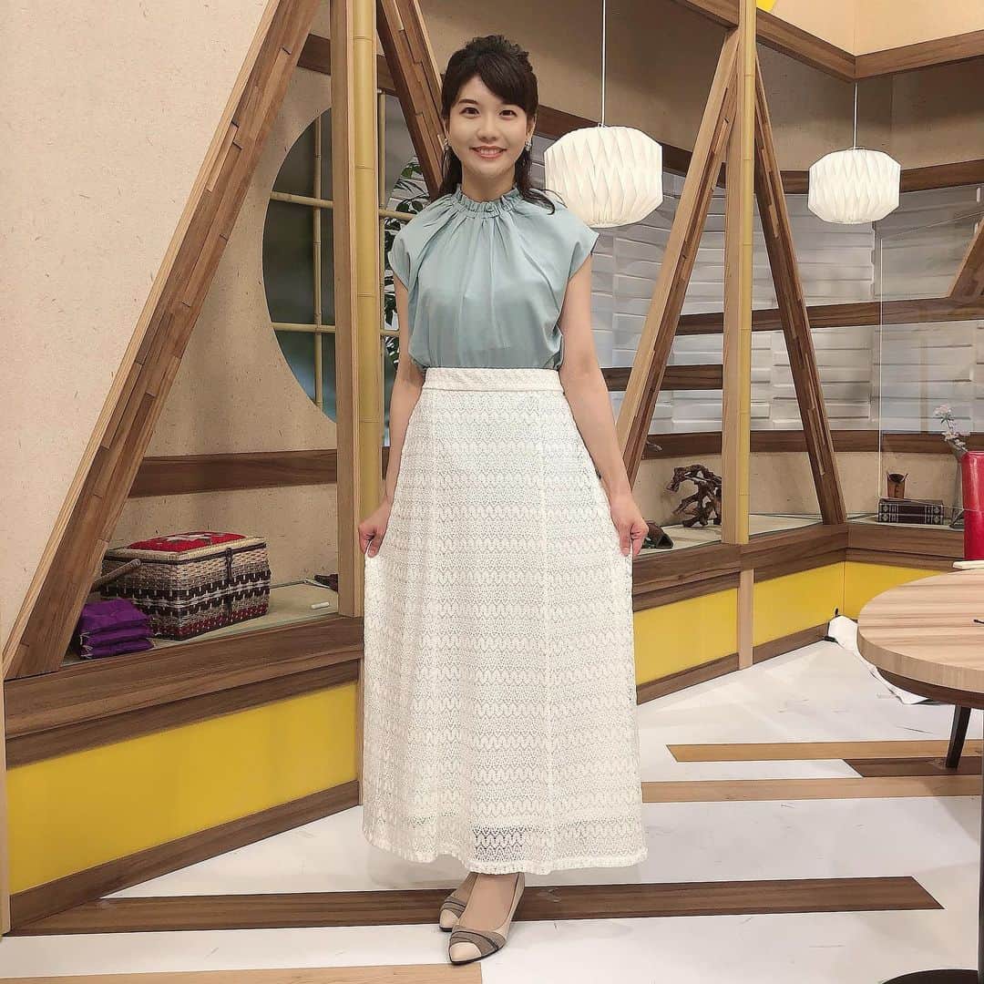 のインスタグラム：「プライドご覧いただき ありがとうございました😊 . 衣装 は#Te'chichi さんすて岡山店でお借りしました！ 白いスカートのレースが可愛いですよね！💓 素敵な衣装ありがとうございました！ . 髪型は#roijir さんです✨ 上品なハーフアップです！ 衣装にぴったりか髪型にしていただきました！ . #プライド#せとうち#経済のチカラ#衣装提供#夏#ありがとうございます#わたしのピリリ」