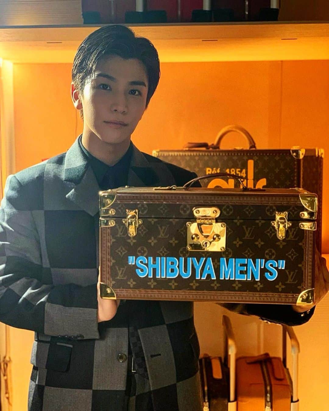 岩田剛典さんのインスタグラム写真 - (岩田剛典Instagram)「"SHIBUYA MEN'S"  Something new will be released tomorrow.stay tuned🎁  #LOUISVUITTON #LVSHIBUYAMENS」7月26日 13時31分 - takanori_iwata_official