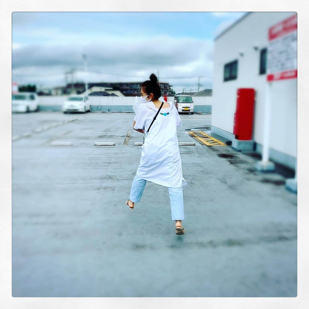 星野真里さんのインスタグラム写真 - (星野真里Instagram)「ついに明日39歳になる私 こんな感じでよいのでしょうか、、、 #誕生日プレゼントゲットだぜ #1cm浮いちゃってます #産んでもらったことに感謝する日 #この年まで生きてこられたことに感謝する日」7月26日 13時44分 - mari_hoshino.7.27