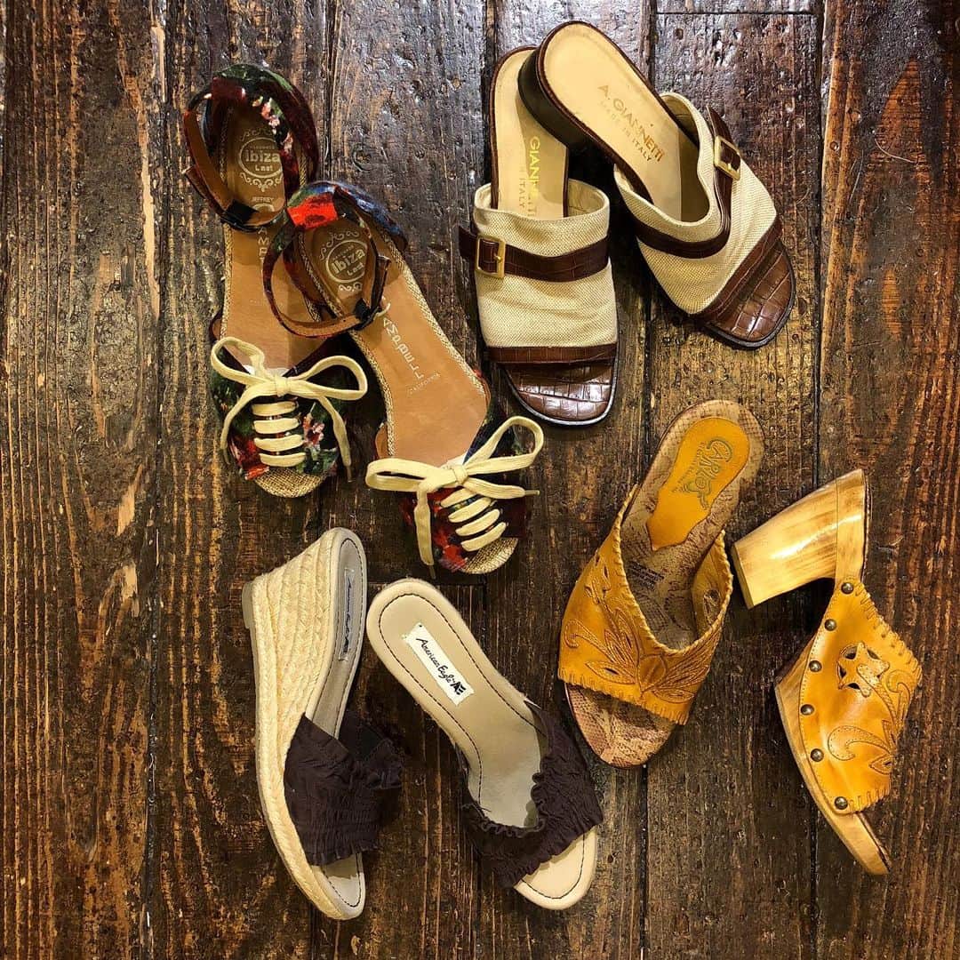 NUTTY Vintage&Collectibleのインスタグラム：「👠NEW ARRIVAL👠  ☑︎various sandals  引き続きSUMMER SALE開催中！ セールアイテムは主に @nutty_boutique のストーリーにてご紹介しております👀  新商品も続々と入荷しております📚 ヴィンテージファッションにも似合うサンダルを 入荷いたしました＊ セールサンダルも追加しておりますので お近くにお越しの際は是非お立ち寄り下さい🚪  🛒〜〜〜〜〜〜〜〜〜〜〜 SUMMER SALE LINE UP 〜〜〜〜〜〜〜〜〜〜〜〜🛒 🎟30%~50% OFF TICKET SALE 💎VINTAGE JEWELRY : EVERYTHING 10%OFF 🛀EVERYTHING ¥1000 BATHTUB 📮ONLINE STORE SHPPING FREE 〜〜〜〜〜〜〜〜〜〜〜〜〜」