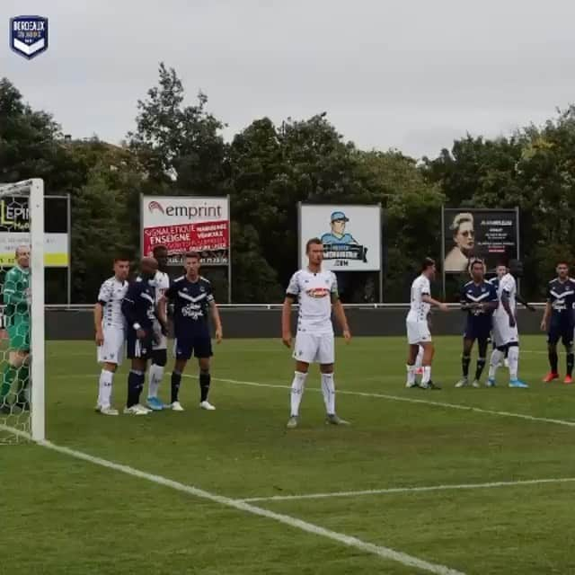 ローラン・コシールニーのインスタグラム：「🙌🏼 🔵⚪️ @girondins #preparationFCGB」