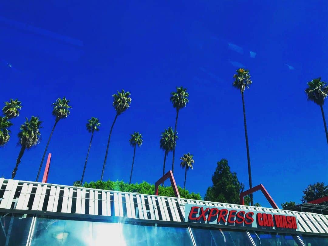 のインスタグラム：「The blue sky😃🌴💕 #LA#青空#travel #lifestyle #fashion #beauty #risahirako#平子理沙」