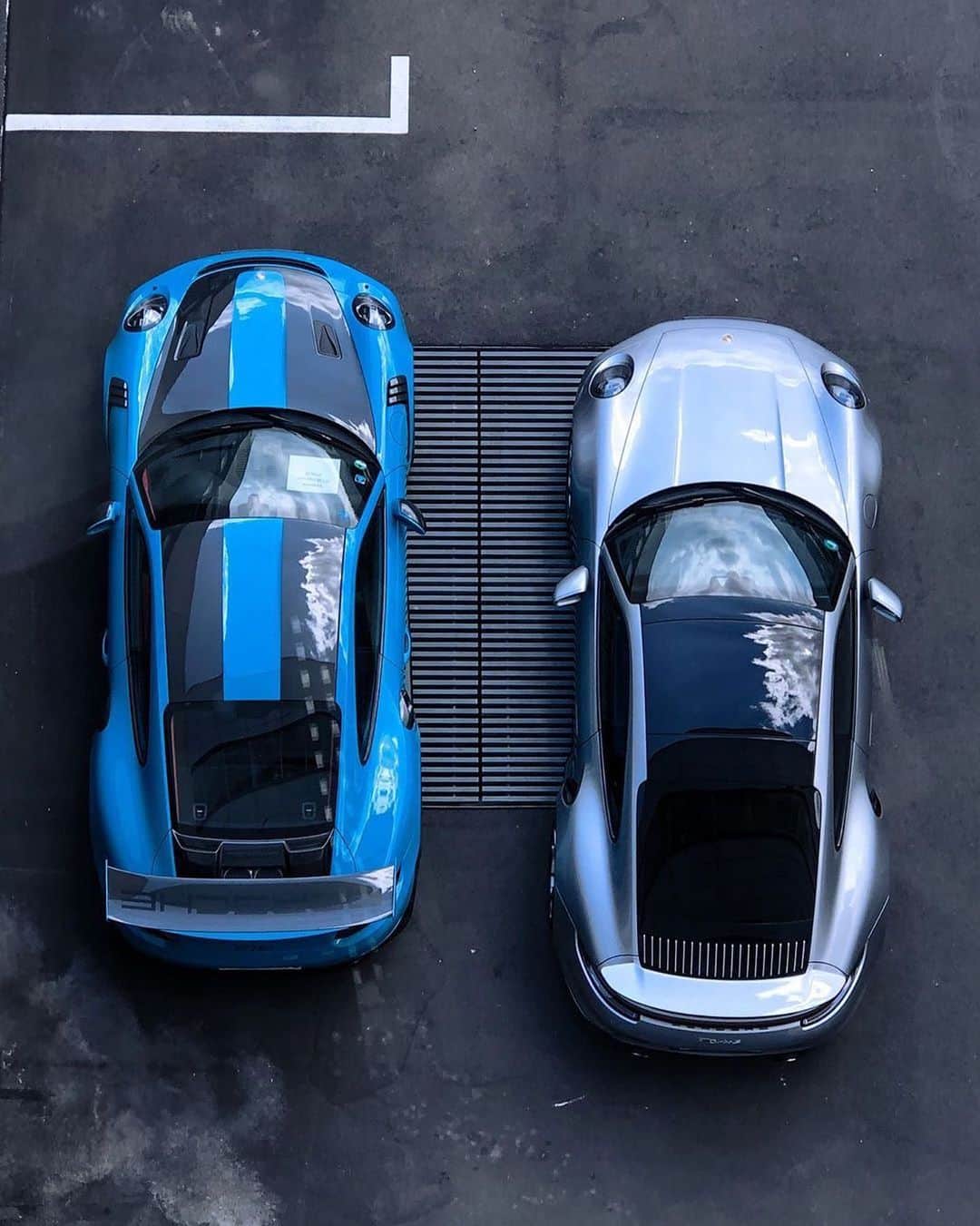 CARLiFESTYLEさんのインスタグラム写真 - (CARLiFESTYLEInstagram)「991.2 GT2 RS and 992 Turbo S. Perfect combo? Daily and weekend. Photo by @porscheist #carlifestyle」7月26日 14時11分 - carlifestyle