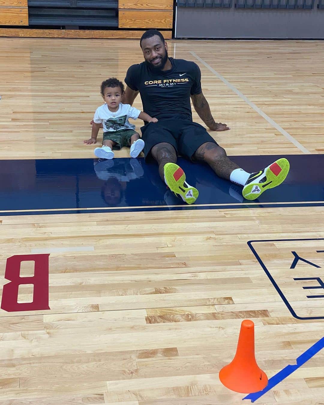 ジョン・ウォールのインスタグラム：「Great day of work wit my mans A-Boogie wit me 👌🏾‼️」