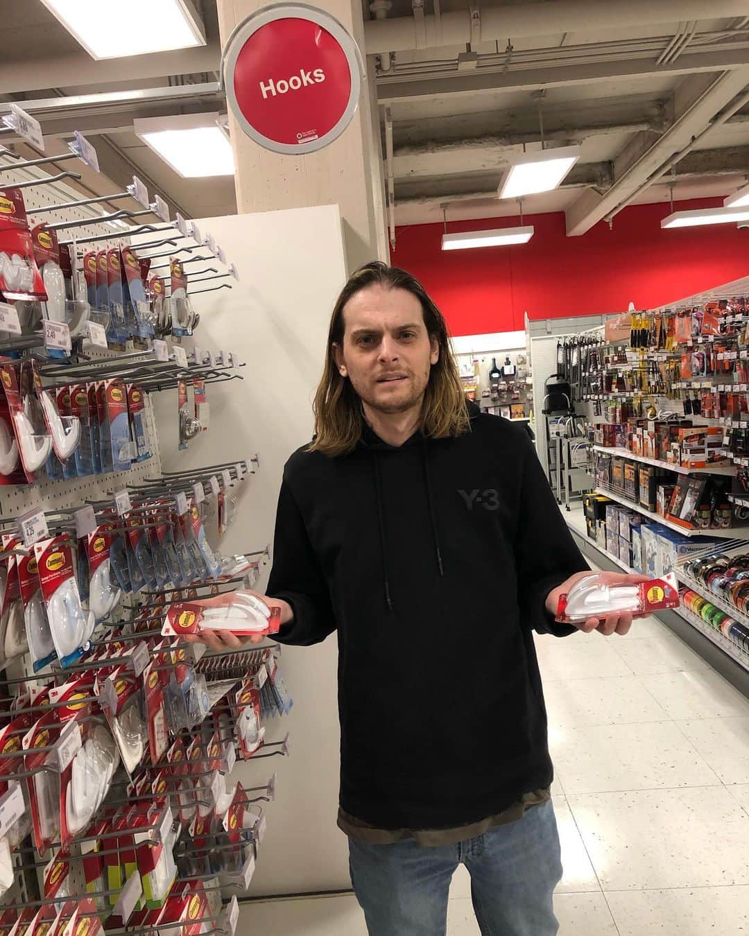 Zeds Deadのインスタグラム：「Happy birthday to my pnc. The captain of the hooks aka Hooks. Go show him some love on his born day -DC」