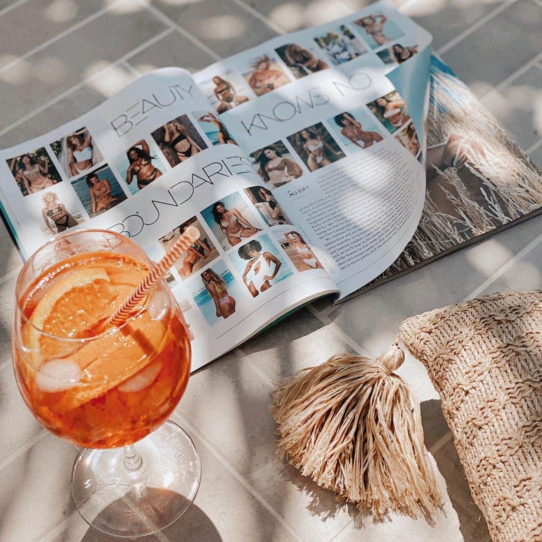 Sports Illustrated Swimsuitさんのインスタグラム写真 - (Sports Illustrated SwimsuitInstagram)「The perfect weekend setup 🧡 Which story is your favorite in #SISwim2020 ? [ via @katrinascott ]」7月26日 7時16分 - si_swimsuit