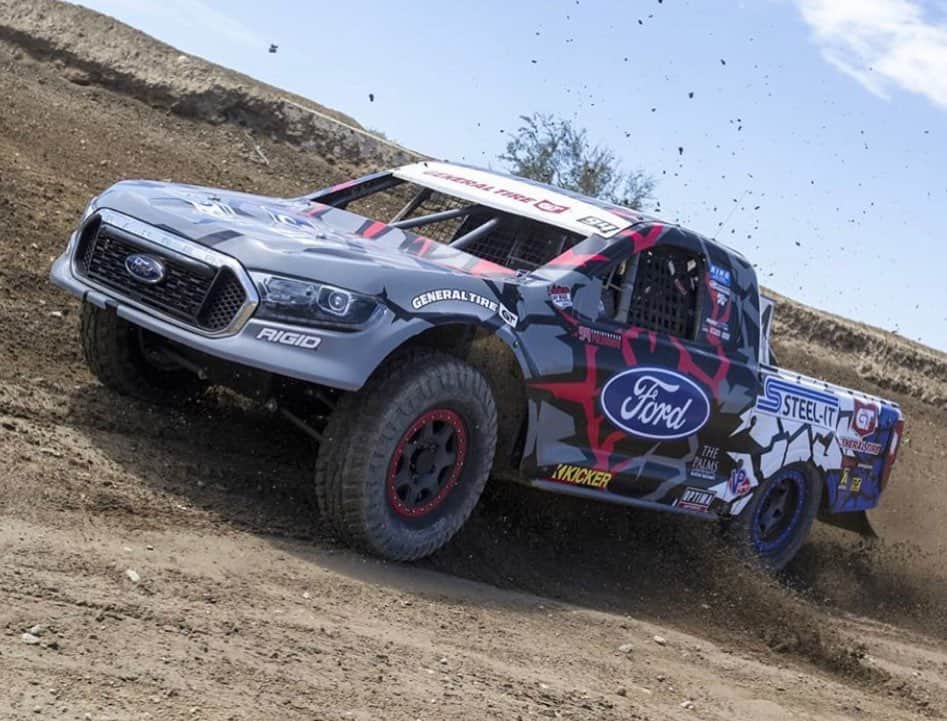 Classics Dailyさんのインスタグラム写真 - (Classics DailyInstagram)「Huge Congrats to factory @ford Prolite driver @christopherpolvoorde on winning round 1 of @lucasoiloffroad. And congrats to @ronnieanderson52 for grabbing 2nd as well as @madixbaileyracing for taking 3rd.  _ #lucasoil #lucasoiloffroad #offroad #glenhelen #shortcourse #americanmuscle #truckracing #ford #fordranger」7月26日 8時13分 - classicsdaily