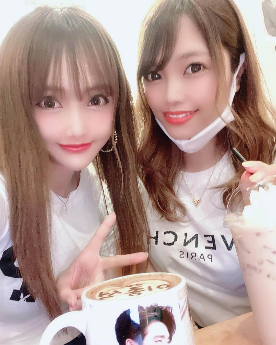 宇佐美あいりさんのインスタグラム写真 - (宇佐美あいりInstagram)「#おはよう さぎ🐰💓4連休も今日で終わりですね⭐️あいりんは1日だけめっちゃ久々にじゅりちゃんと10ヶ月ぶりに会えて大好きな新大久保へ行ってサムギョプサル食べに行ってカフェでお茶してきたよ🐷♬時間なくて少しだっだけど元気そうでよかった✨コロナが落ち着いたらまたゆっくり遊ぼうね🥺 💕 #韓国料理#韓国#サムギョプサル#한국#요리#大好き#사랑#美味しい#チヂミ#부침개#スンドゥブ#순두부찌개#久しぶり#友達#ご飯#女子会#カイサルカフェ#コロナ#短時間#新宿#新大久保#instadaily#instalike#igers #selfie#instagood#pleaselike#followme#japanesegirl」7月26日 8時36分 - airi.usami_official