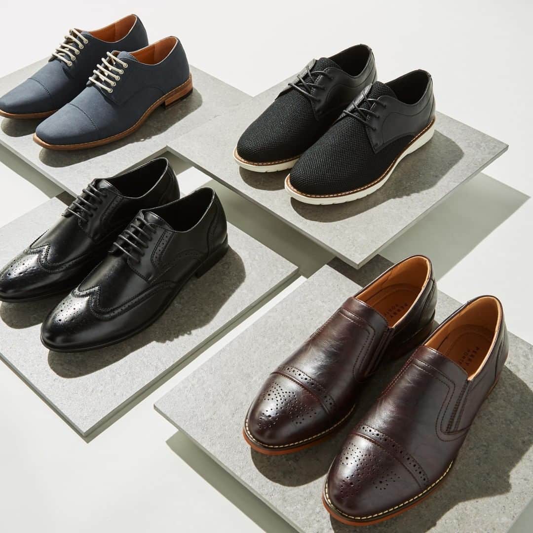 ペリーエリスのインスタグラム：「Best foot forward. Which style are you? Comment Below!」