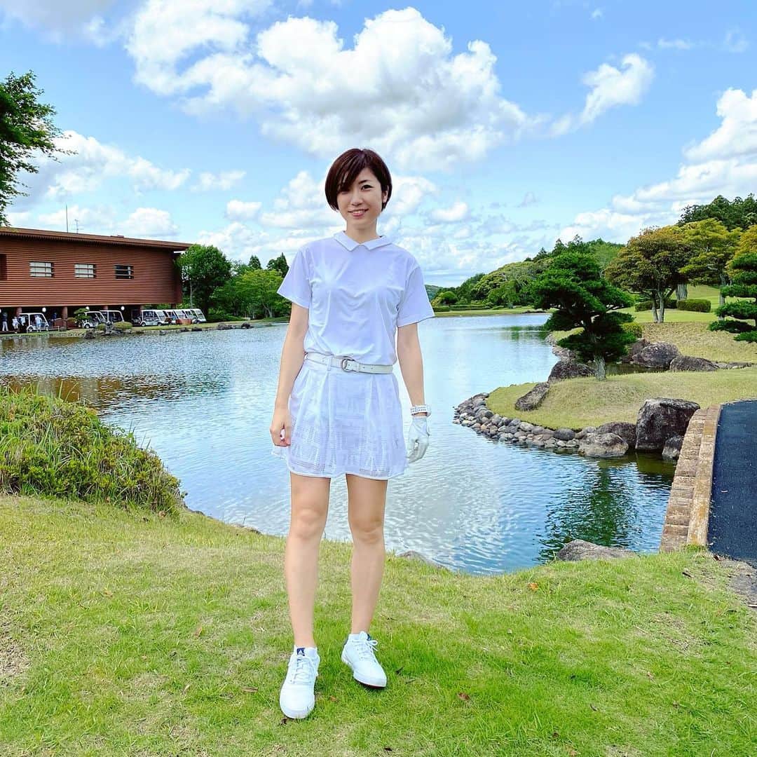Alyssaさんのインスタグラム写真 - (AlyssaInstagram)「アディダスゴルフのセットアップ。 スカートとトップスの後ろ身頃に「東京」の透かし。 風にフワフワして良い感じです。 * このトップス着て五輪のゴルフ観戦したかったなぁ🥺 来年にお預け😊 * #アディダスゴルフの公式サイトでセールになってた #気になる方は是非🛍✨ #相変わらずの仁王立ち #笑うとクシャクシャ #instagolf #golstagram #골프스타그램﻿﻿﻿ #ゴルフ #golf #골프 #ゴルフ女子 #女子ゴルフ #アディダスゴルフ #アディクロス  #giftedbyadidas」7月26日 8時33分 - alyssa_golf