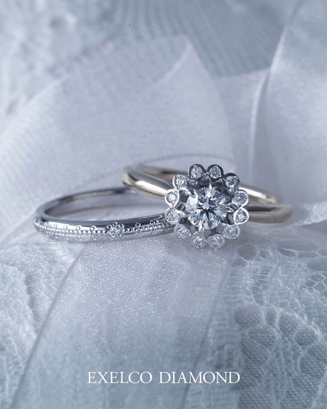 エクセルコ ダイヤモンド 婚約指輪♔結婚指輪のインスタグラム：「* 輝きを纏う大人の女性へ  "私らしく" 貴女だけのコーディネートを見つけて  Engagement ring  Plaisior Marriage ring  Miniature  #exelcodiamond #エクセルコダイヤモンド」