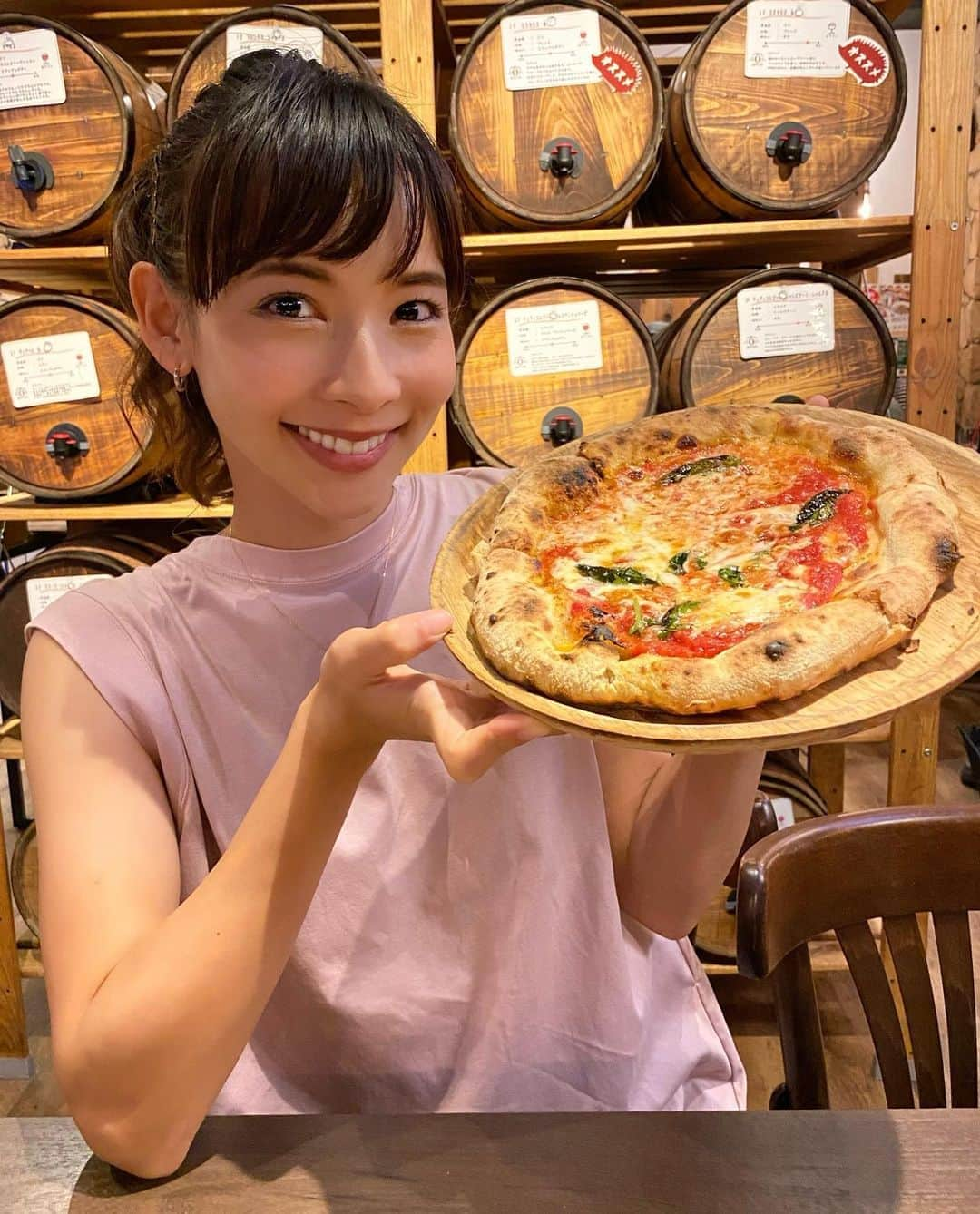 阪本智子さんのインスタグラム写真 - (阪本智子Instagram)「🍕♡ #ピザが好き 🥰 イタ飯バル @riccio_takadanobaba で お腹いっぱい食べてきました🤤♬︎ ・ 旦那さんは30種類の樽から注ぐワインも楽しんでたよ🍷✨ 羨ましい🤣 私はしばらくお酒はお預けだからね👋🏻👶🏻 野菜も沢山食べられてよかった🥗💕 ＊ #takadanobaba #pizza #riccio #pr #イタ飯バルriccio #高田馬場イタリアン #樽ワイン #イタ飯バル #コラボベース #妊娠10ヶ月 #臨月 #妊婦ごはん #阪本智子」7月26日 9時17分 - tomoko_sakamoto423