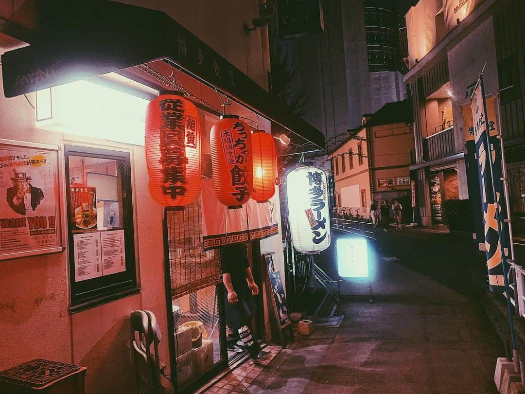 山川就史のインスタグラム：「🍜🚶‍♂️  #ig_japan #japanlife #tokyolife #instajapan #jj #picoftheday #tbt #love #japan #tokyo #swag #instagood #shibuya」