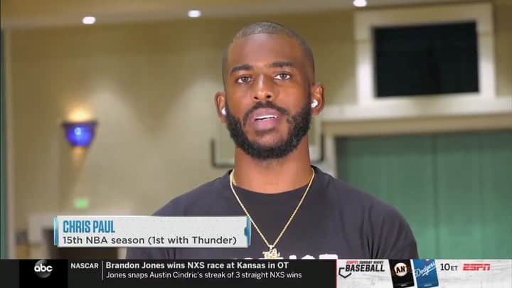 アメリカン・ブロードキャスティング・カンパニーのインスタグラム：「Building camaraderie on and off the court. 🤝 #NBARestart」