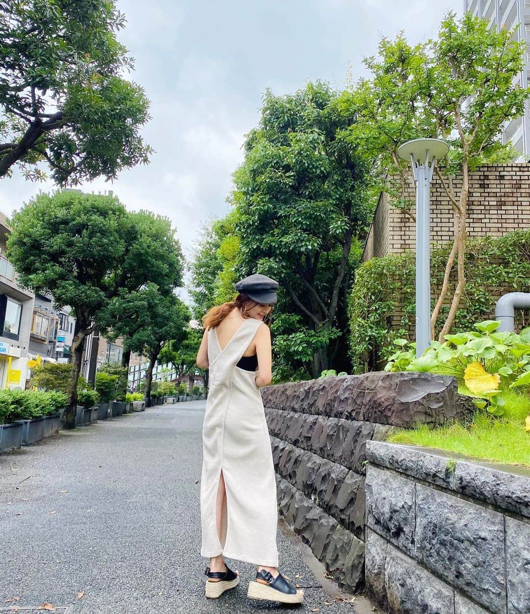 難波礼華のインスタグラム：「いつになったら旅行行けるんだろ🥺 . この間BBQしたの🍖テラスでお肉最高だったよ🍖 早く夏っぽい事たくさんしたいな💖 @to_the_sea_hawaii の洋服リゾートっぽくなるから大好き🏝💖#totheseahawaii #resortinsta」