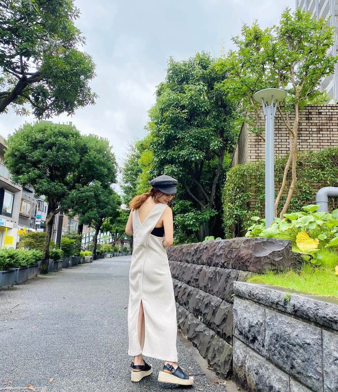 難波礼華さんのインスタグラム写真 - (難波礼華Instagram)「いつになったら旅行行けるんだろ🥺 . この間BBQしたの🍖テラスでお肉最高だったよ🍖 早く夏っぽい事たくさんしたいな💖 @to_the_sea_hawaii の洋服リゾートっぽくなるから大好き🏝💖#totheseahawaii #resortinsta」7月26日 10時12分 - ayakanamba