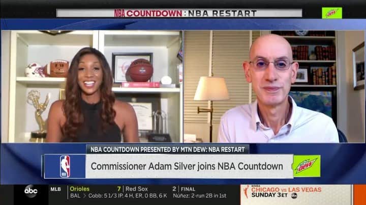 アメリカン・ブロードキャスティング・カンパニーのインスタグラム：「The anticipation is real! Only 🖐 days left! #NBARestart」
