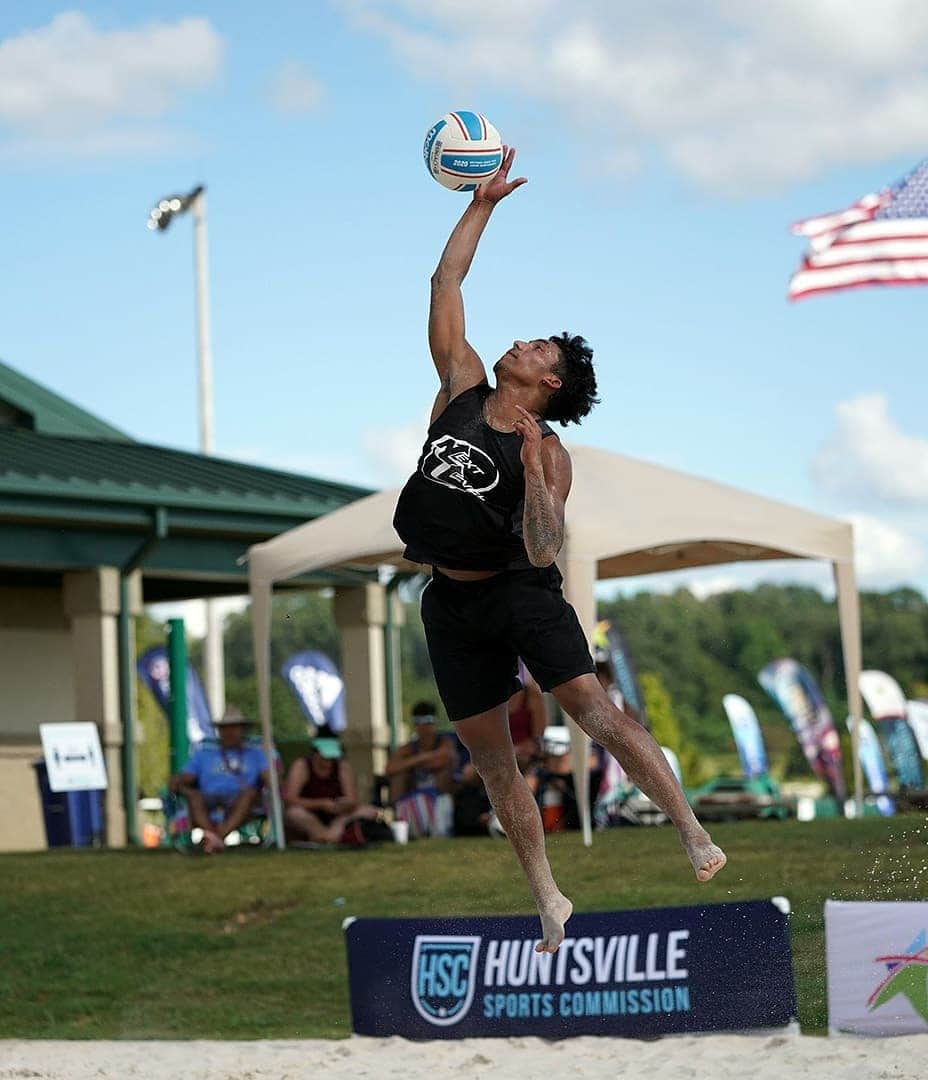 USA Volleyballさんのインスタグラム写真 - (USA VolleyballInstagram)「Showin' off skills at the USA National Beach Tour Junior Championship. - - - 📷 @quadcphotography @rallyvolleyball  @huntsvilleparksandrecreation」7月26日 10時20分 - usavolleyball