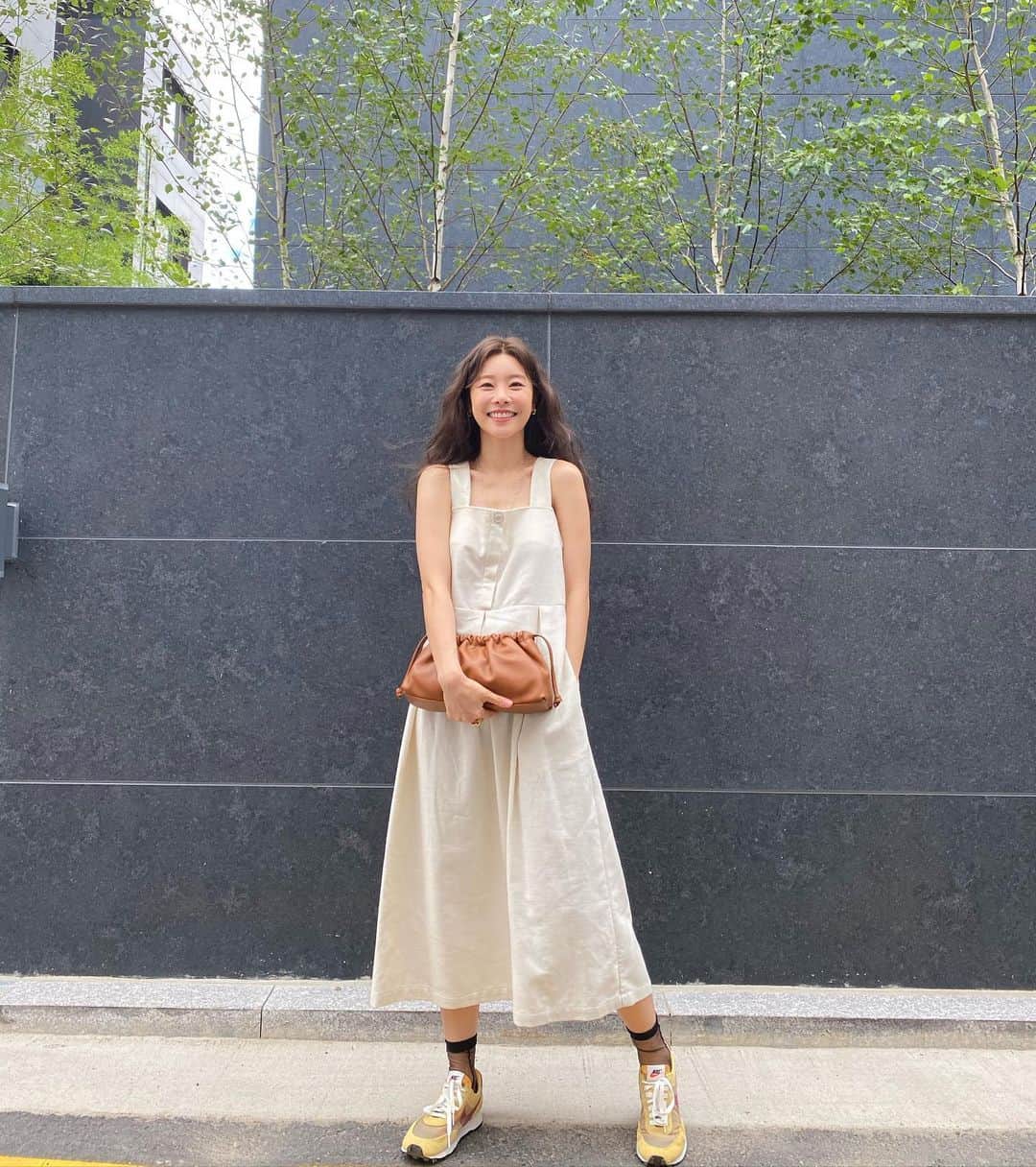 ソジン のインスタグラム：「어제 온앤오프 덕분에, 오늘 아침부터 기분 너무나 좋은것♥️ 좋은 하루 되요 다들🙂* 착용한 의상과 가방은 #협찬 입니다」