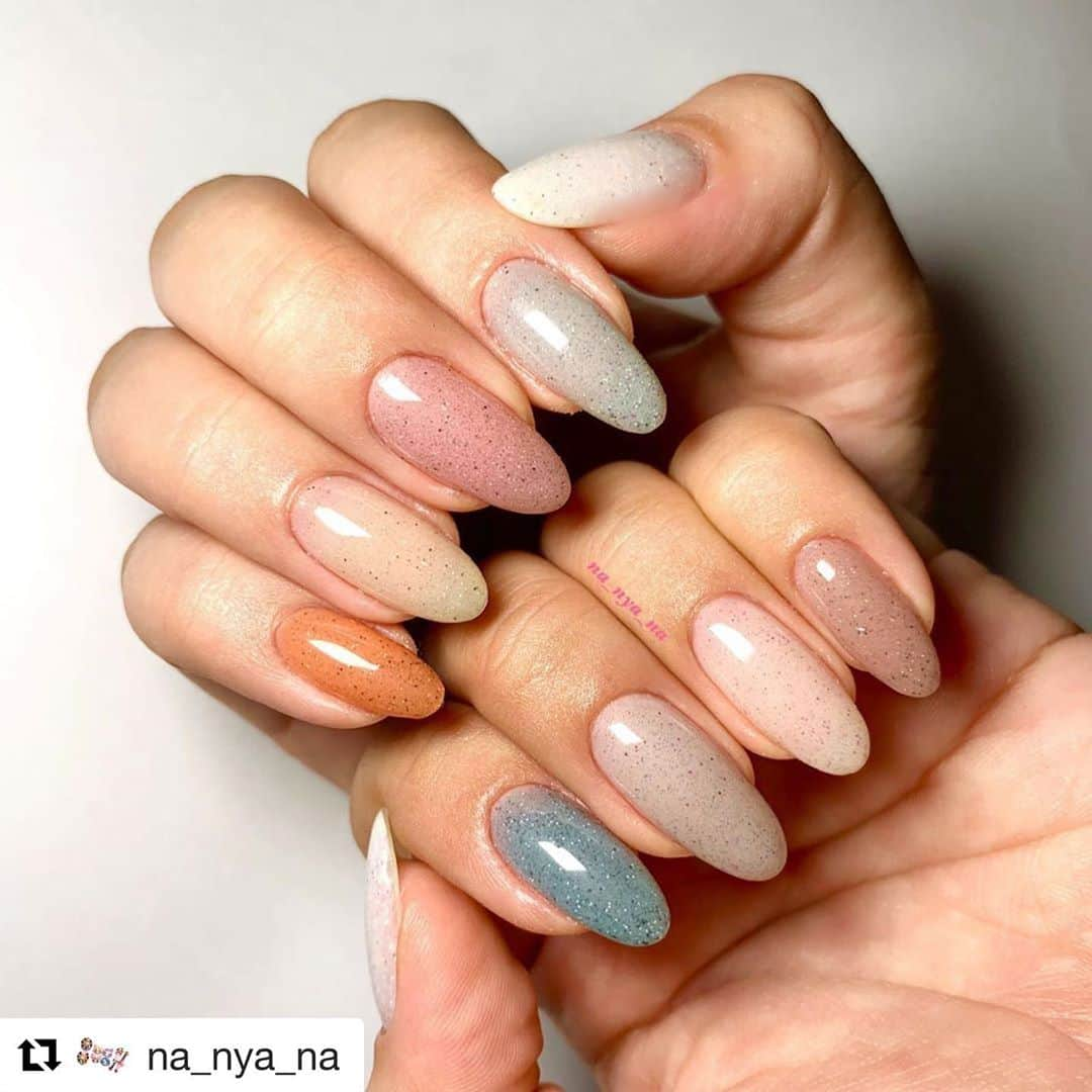 initygel_officialさんのインスタグラム写真 - (initygel_officialInstagram)「スターサンド&アンフィニコレクションSET&単品  7月27日 14:00〜7月30日23:30まで行われるTATオンラインショップSALEにてINITYの第三弾目玉商品として  スターサンドorアンフィニコレクションSET  サロン価格(税抜)12,500円が最終割引価格なんと  10,094円(税抜)‼️‼️  でご提供となります🤗  スターサンド&アンフィニコレクション単品も  1,250円→1,009円(税抜)  とお得😳  GETしたい色がピンポイントで決まってる方は単品💅どの色がいいか 迷う🤔今までコレクションで揃えているという方はSETがオススメ♪  まだまだ人気のスターサンド&アンフィニコレクション♪ 是非サロン様のカラーチャートに加えて頂けると嬉しいです🥺  7月27日14時から始まるTATオンラインセール。是非この機会にご検討ください☆  #initygel #inity #アイニティジェル #アイニティ #gelnails #nails #sandgel #夏ネイル #夏ネイル2020 #夏ネイルデザイン #秋ネイル #美甲」7月26日 11時09分 - initygel_official