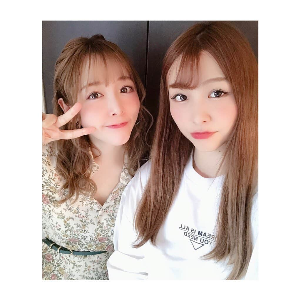 相田瑠菜さんのインスタグラム写真 - (相田瑠菜Instagram)「｡* ❤︎… のなTime …❤︎*。﻿ ﻿ 近所だから最高なんです🥺💗✨﻿ lunchしてお家でぼーっとしてる時間が﻿ 癒しすぎるฅ•ω•ฅﾆｬﾆｬｰﾝ✧✨﻿ すぐバイバイしてもすぐ家着く🏠❤﻿ 一人暮らし最高だよね！って ずっと話してた💗笑﻿ あと猫飼いたいが口癖になりそう🐱💫 ﻿ にしてものなが隣にいるゲリラ配信の﻿ 盛り上がりよう忘れません👏👏✨💕笑﻿ 皆に似てる～って言われまくったねw ﻿ #lunch #ランチ #カフェ巡り #カフェ好きな人と繋がりたい #女子会 #カフェ部 #おうち時間 #おうちデート #猫 #親友 #癒しの時間 #癒しの空間 #ランチタイム #cafe #catstagram #bestfriend #東京カフェ #japanesegirl #tokyo #likeforlikes #instafood #love #happy #cat #smile #stayhome」7月26日 11時09分 - _aina_official