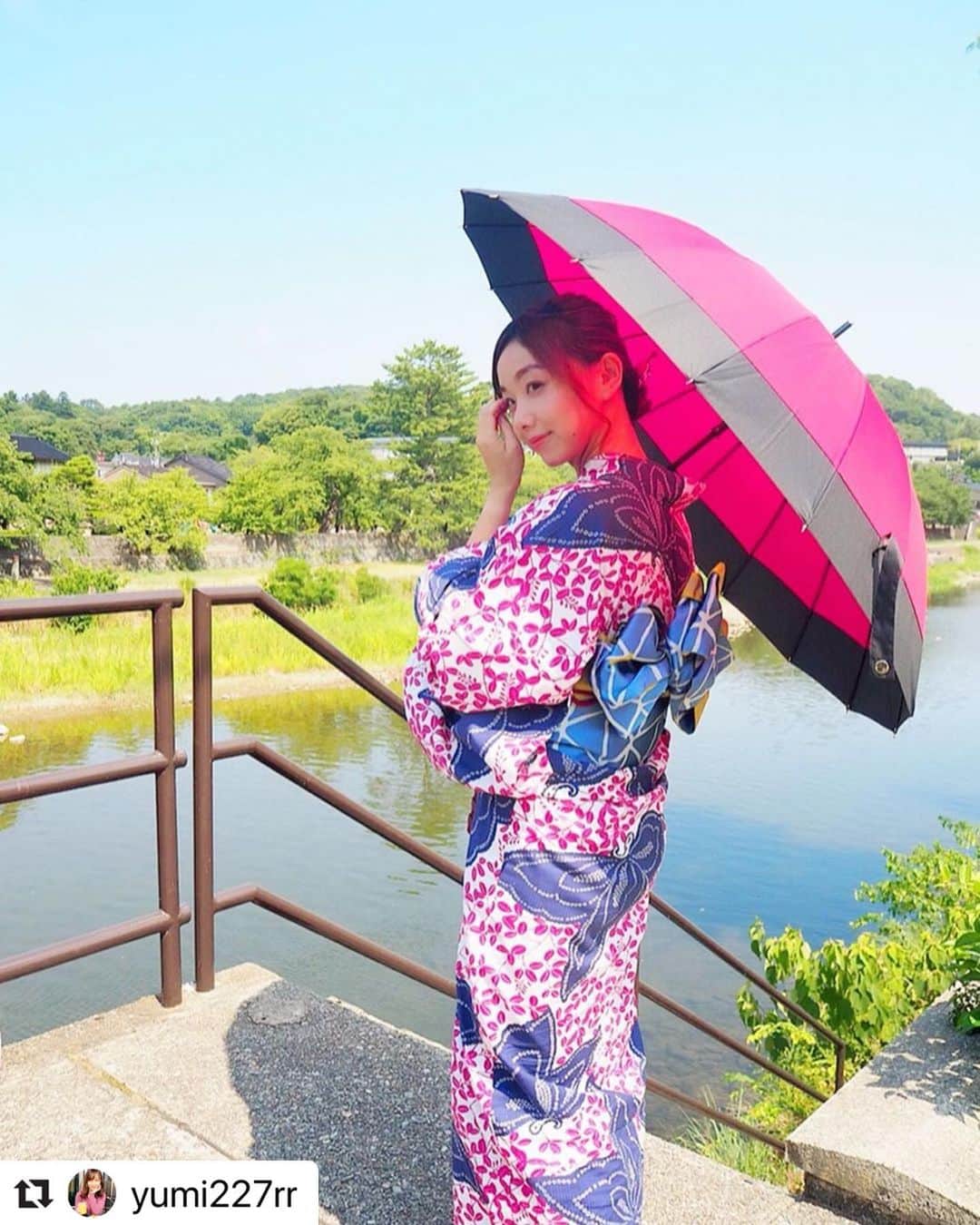 金沢着物レンタルshop心結〜kokoyui〜のインスタグラム：「素敵なお写真ありがとうございます😊 . シャアさせて頂きます😃❣️ . ⚫︎金沢駅前 着物レンタル心結(ここゆい)  ⚫︎営業時間 : 9:00〜18:00 ⚫︎address : 金沢市本町1-3-39 ⚫︎tell : 076-221-7799 ⚫︎金沢駅から徒歩5分  ⚫︎コインパーキング補助あり  心結の着物一覧▶@kokoyui_kimono 振袖や袴はこちら▶@kokoyui_furisode 七五三やお子さんの着物はこちら▶@kokoyui753 .  #金沢 #金沢 #着物ヘア #ヘアセット #和服 #着物 #着物コーディネート #きもの #着物女子 #着物男子」