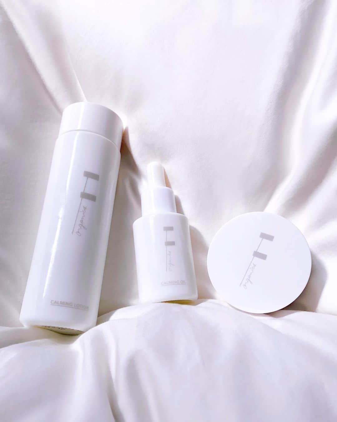 佐川理佳のインスタグラム：「CALMING LINE 🤍 @forganics_jp」