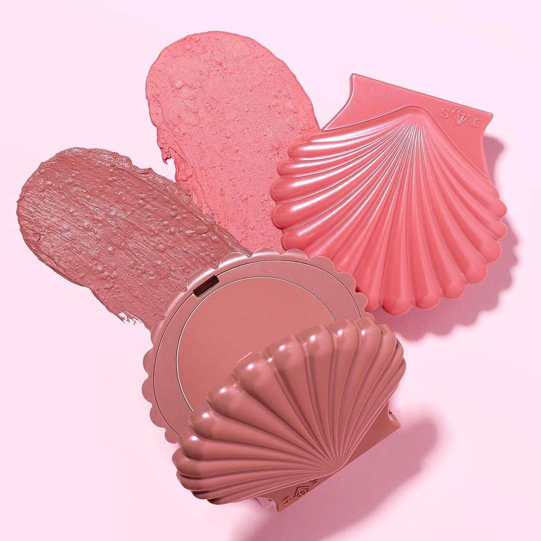 Tarte Cosmeticsさんのインスタグラム写真 - (Tarte CosmeticsInstagram)「Dab your way to a natural flush with our @sugarrush beach cheeks cream blushes! 😊️ The multitasking formula delivers healthy color to cheeks & lips to look effortlessly fresh-faced! Available in two shades: ocean girl & beaches & cream. Shop now on tarte.com & @ultabeauty. #sugarrush #sugarsquad #veganbeauty」7月26日 12時06分 - tartecosmetics