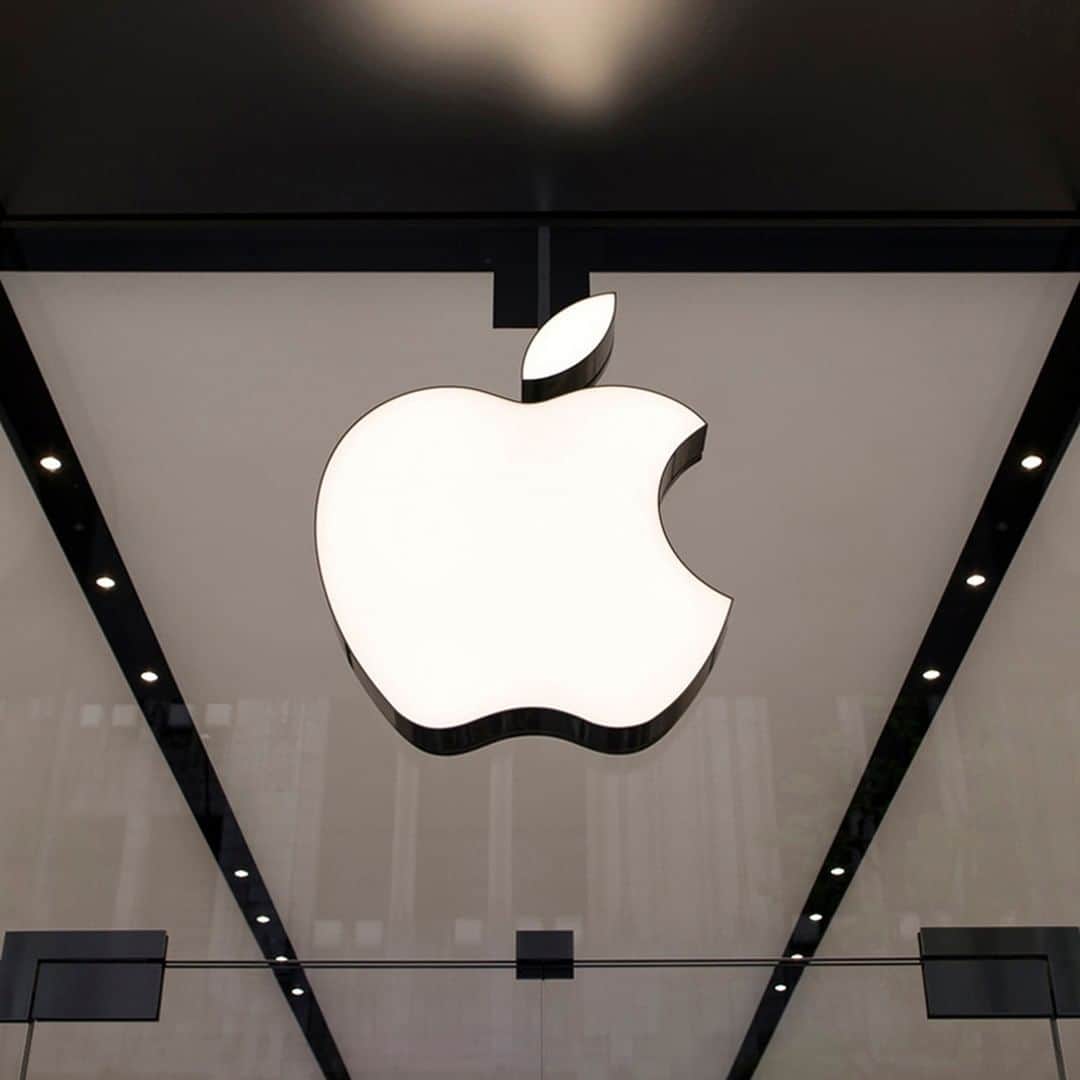 HYPEBEASTさんのインスタグラム写真 - (HYPEBEASTInstagram)「#hypebeasttech: @apple has announced that it will become fully carbon-neutral by the year 2030, a promise that would involve making adjustments to its entire supply chain as well as the lifecycle of all its products. The tech giant is planning to achieve this goal through measures such as using recycled materials and developing new manufacturing techniques. Find out more details via the link in bio.⁠ Photo: Tomohiro Ohsumi/Getty Images」7月26日 12時30分 - hypebeast