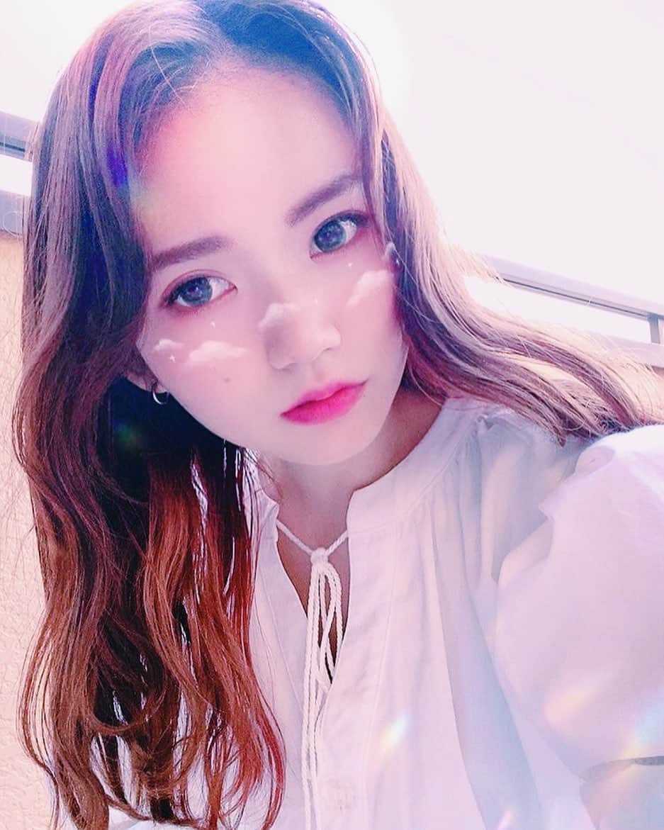 のインスタグラム：「写真撮らなさすぎて sns更新しないでいたら とてもご心配をかけてしまいました🥺  相変わらず笑ったり鳴いたりぴぇ~ぴぇ~ 言って毎日過ごしています。 元気もりもりです💪 ﾏｯﾁｮ₍₍ ᕕ(´ ω` )ᕗ⁾⁾ﾏｯﾁｮ」