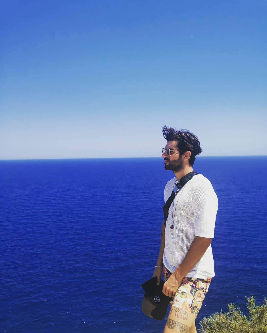 ハイメ・アルグエルスアリのインスタグラム：「Blue thinking 🌐🗺️」