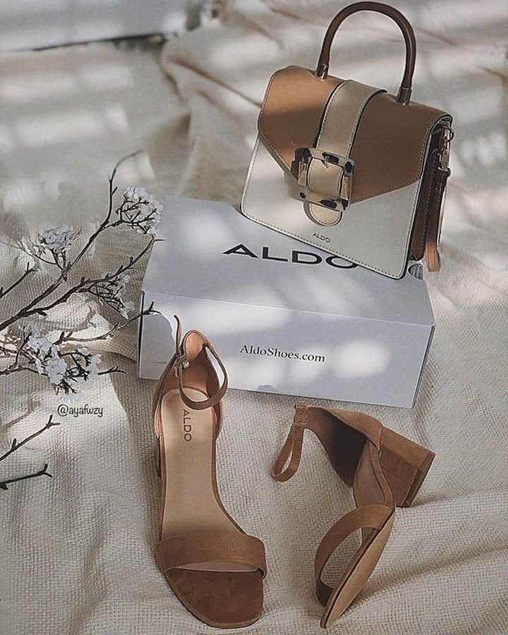 ALDO shoesさんのインスタグラム写真 - (ALDO shoesInstagram)「Your one stop shop for your shoes and handbags that just go with everything. Click the link in our bio to discover our latest styles. Photo by @ayafwzy #AldoKSA #AldoCrew」7月26日 22時14分 - aldo_shoes