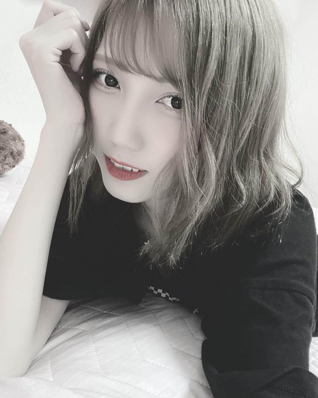 村井純奈のインスタグラム：「🖤」