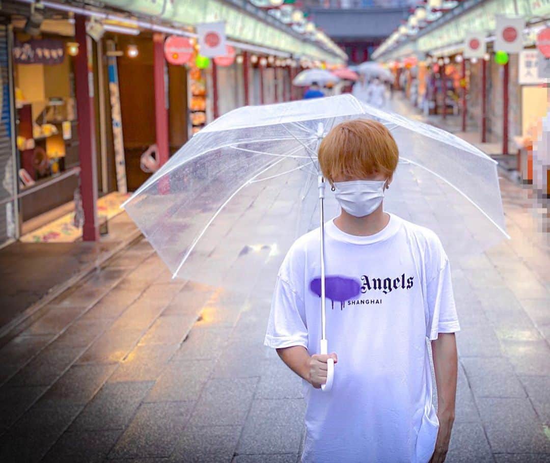 のインスタグラム：「雨×浅草☔️  #instagood#actor#俳優#hair#style#l4l#f4f #followme #fashion #model #ootd #instafashion #workout#cinema#cinematic#cinematicvideo#cinematicvlog#cinematicvlogger#vlog#vlogger#filmmaker#浅草」