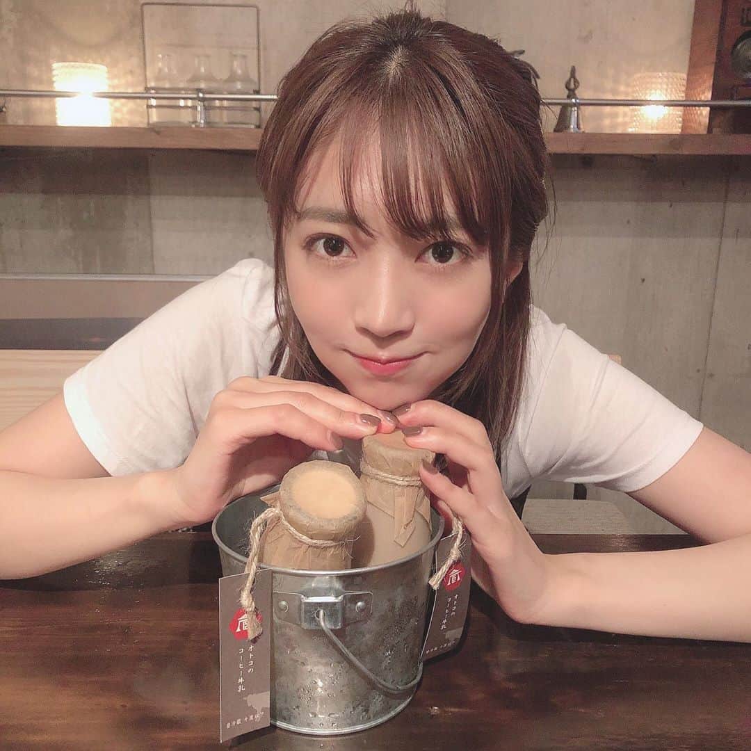 井上真由子のインスタグラム：「. 独り占め🍼❤︎ . #蔵6330 #cafe #cafe巡り #コーヒー牛乳」