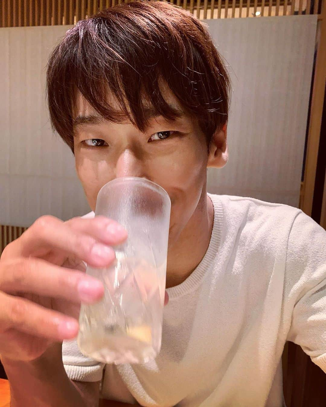 小林直己さんのインスタグラム写真 - (小林直己Instagram)「連休最終日🌻  みんなは4連休なにをして過ごしましたか？☀️ お仕事の人も、学校の人も、お家でジメジメと闘う人も、 明日からまた頑張っていこ〜💪‼️  #EXILE#三代目JSOULBROTHERS#三代目#3JSB#小林直己#直己#NaokiKobayashi  #昨日今日は#Netflix#の#ストレンジャーシングス#シーズン1をイッキ観#素晴らしい脚本と演出と役者さん#なんで今まで観てなかったんだ#はぁシーズン2観たい#寝れなくなるな#でも観たい」7月26日 22時51分 - naokikobayashi_works