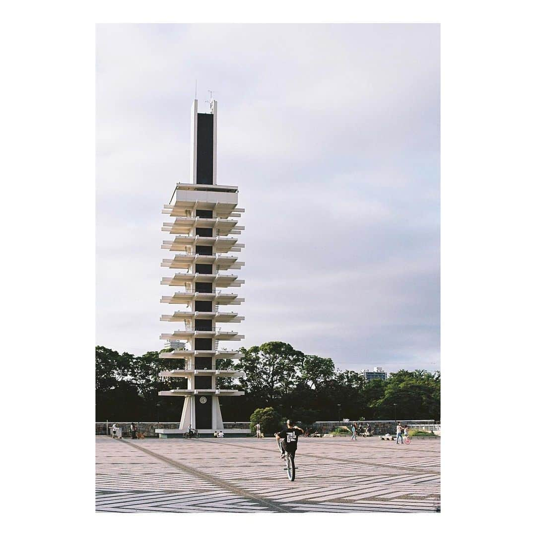 関根正悟さんのインスタグラム写真 - (関根正悟Instagram)「“KOMAZAWA PARK🌳” ・ 只今、ストーリーズがミニフォトブック化中👀📸🎞📕 ・ ・ #filmphotography #filmcamera  #nikonf6 #nikon #nikkor50mm14  #portra400 #ektar100  #shogosekine  #ウィーリー #うまかった 🚲」7月26日 22時50分 - shogosekine0319