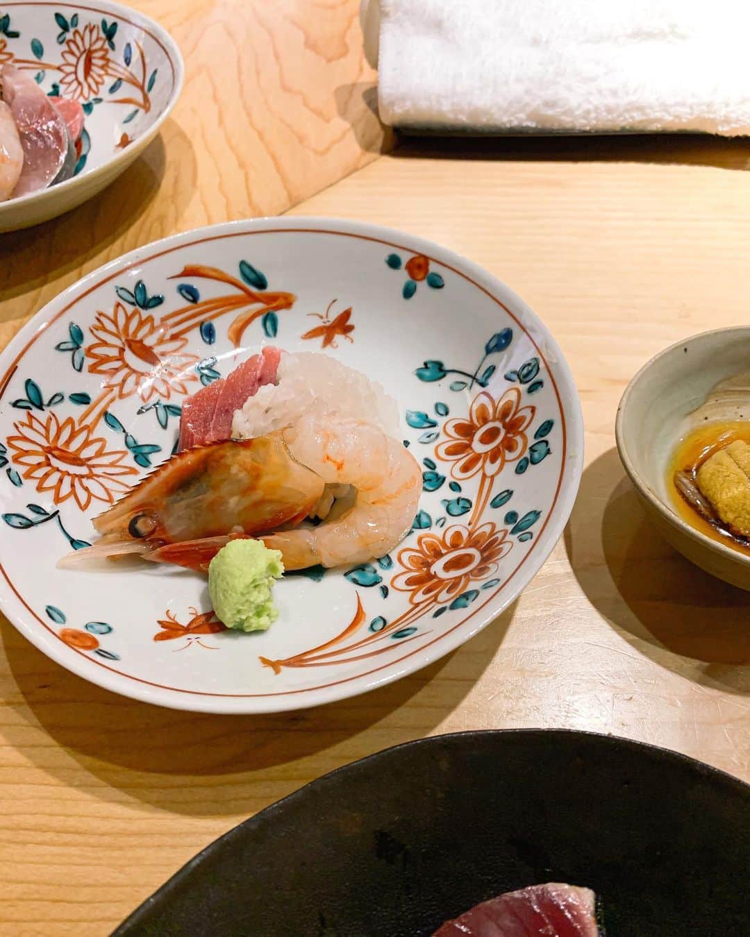 SARAさんのインスタグラム写真 - (SARAInstagram)「Kyoto food 🥂 昨日の #祇園楽味  コースでもなく、お任せでもなく、その日の仕入れの山海を好きな調理方法で好きな分だけ！🥰 自分で作るコース的な？ サンド、フカヒレステーキ、全部美味しい♡ カチョカバロの手巻き寿司、初めて食べる！ めちゃ旨🥺 家で作れるかな？ せち、ももこさん、お誘いありがとうございます♡」7月26日 23時09分 - sara_pizzo