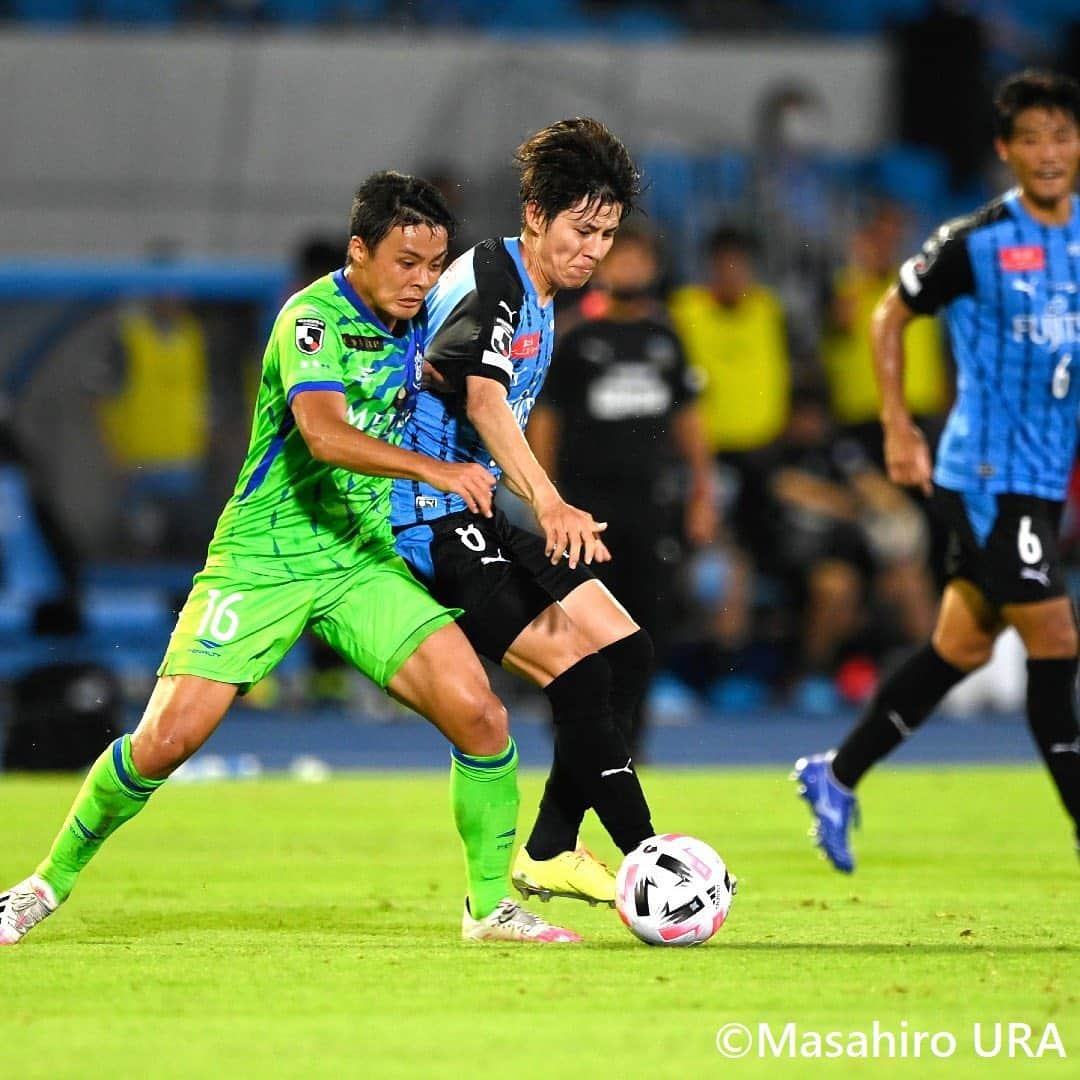 Goal Japanさんのインスタグラム写真 - (Goal JapanInstagram)「. ＼⭐️止まらない、#川崎フロンターレ⭐️／ 湘南に逆転勝利で、6連勝を達成！ (Photo: Masahiro Ura) . 🇯🇵#明治安田生命J1リーグ 第7節 🆚川崎フロンターレ 3-1 湘南ベルマーレ ⚽#タリク (57分)、#山根視来 (61分)、#三笘薫 (78分)、#田中碧 (88分)  . #soccer #football #jleague #J1 #kawasakifrontale #frontale #goaljleague #サッカー #フットボール #Jリーグ #明治安田生命Jリーグ #⚽」7月26日 23時09分 - goaljapan