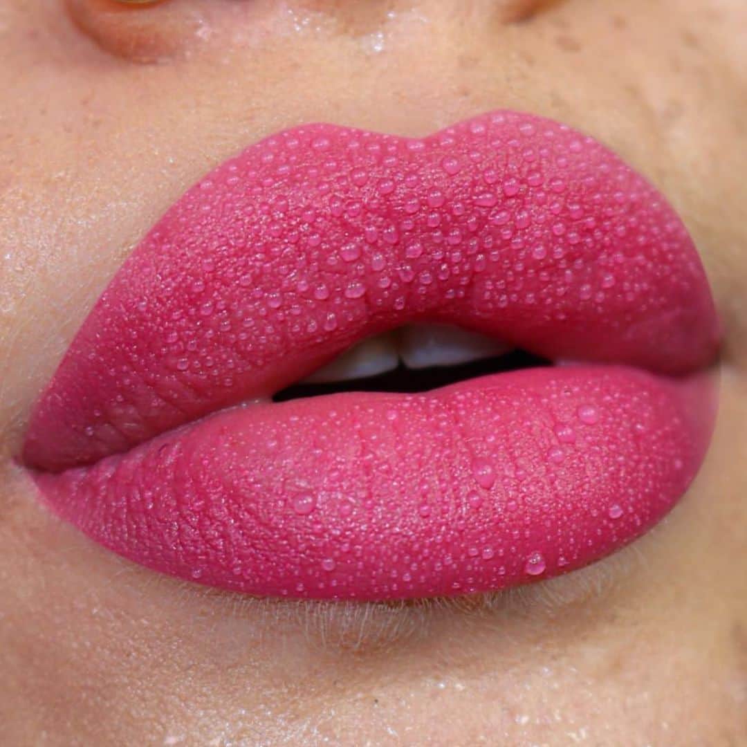 Kylie Cosmeticsさんのインスタグラム写真 - (Kylie CosmeticsInstagram)「Cherry On Top lip blush 🍒 @lipsonfire」7月26日 23時32分 - kyliecosmetics