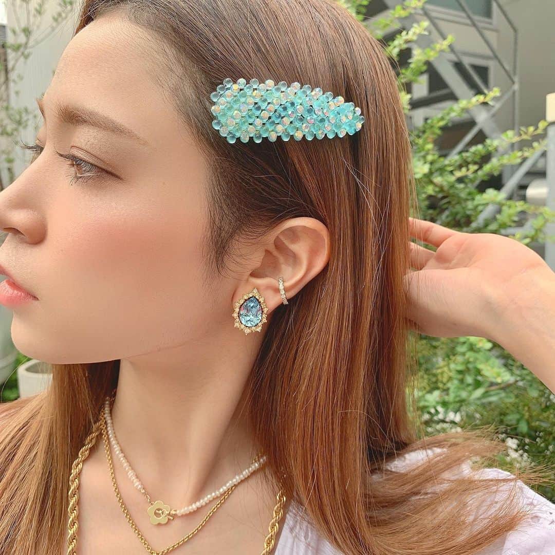 vintage Qooさんのインスタグラム写真 - (vintage QooInstagram)「🐬🐚🌊 #vintageqoo #dior #hairpin —————————-—————— You can find it on our online store. Please send a dm us if you would like to more details😘」7月26日 14時39分 - vintageqoo