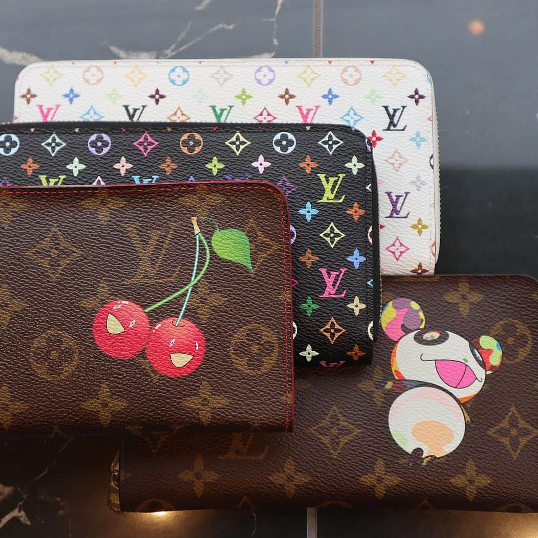 Vintage Brand Boutique AMOREさんのインスタグラム写真 - (Vintage Brand Boutique AMOREInstagram)「Louis Vuitton × Takashi Murakami Multi color black & white, Cherry, Panda long wallets.  AMORE meets LV x MURAKAMI  POPUP Store at AMORE Gentleman July 1st - 29th.  This item is  only available at the store but we accept orders by DM. Please DM us if you are interested in the item!   Free Shipping Worldwide✈️ ≫ ≫ ≫✉️ info@amorevintagetokyo.com  #AMOREmeetsLVxMURAKAMI #村上隆 #ヴィンテージ #ルイヴィトン  #ヴィンテージルイヴィトン #ヴィンテージブランドブティック #アモーレ #アモーレトーキョー #表参道 #青山 #東京 #louisvuitton #takashimurakami #murakamitakashi #vintage #vintagelouisvuitton #louisvuittonvintage #amoretokyo  #amorevintage #vintageshop #amoregentlman #アモーレジェントルマン #popupstore」7月26日 14時47分 - amore_tokyo